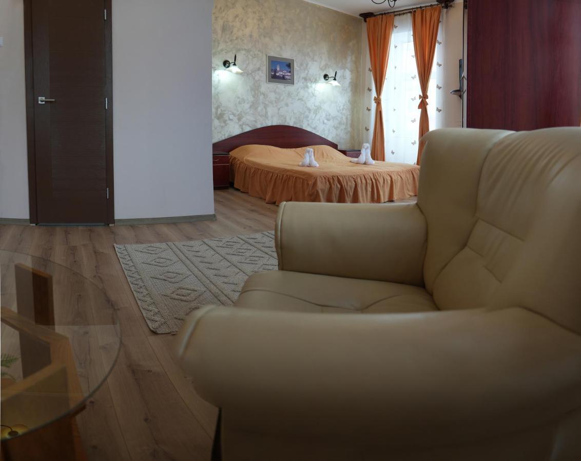 Hotel Rubin*** 格奥尔盖尼 外观 照片