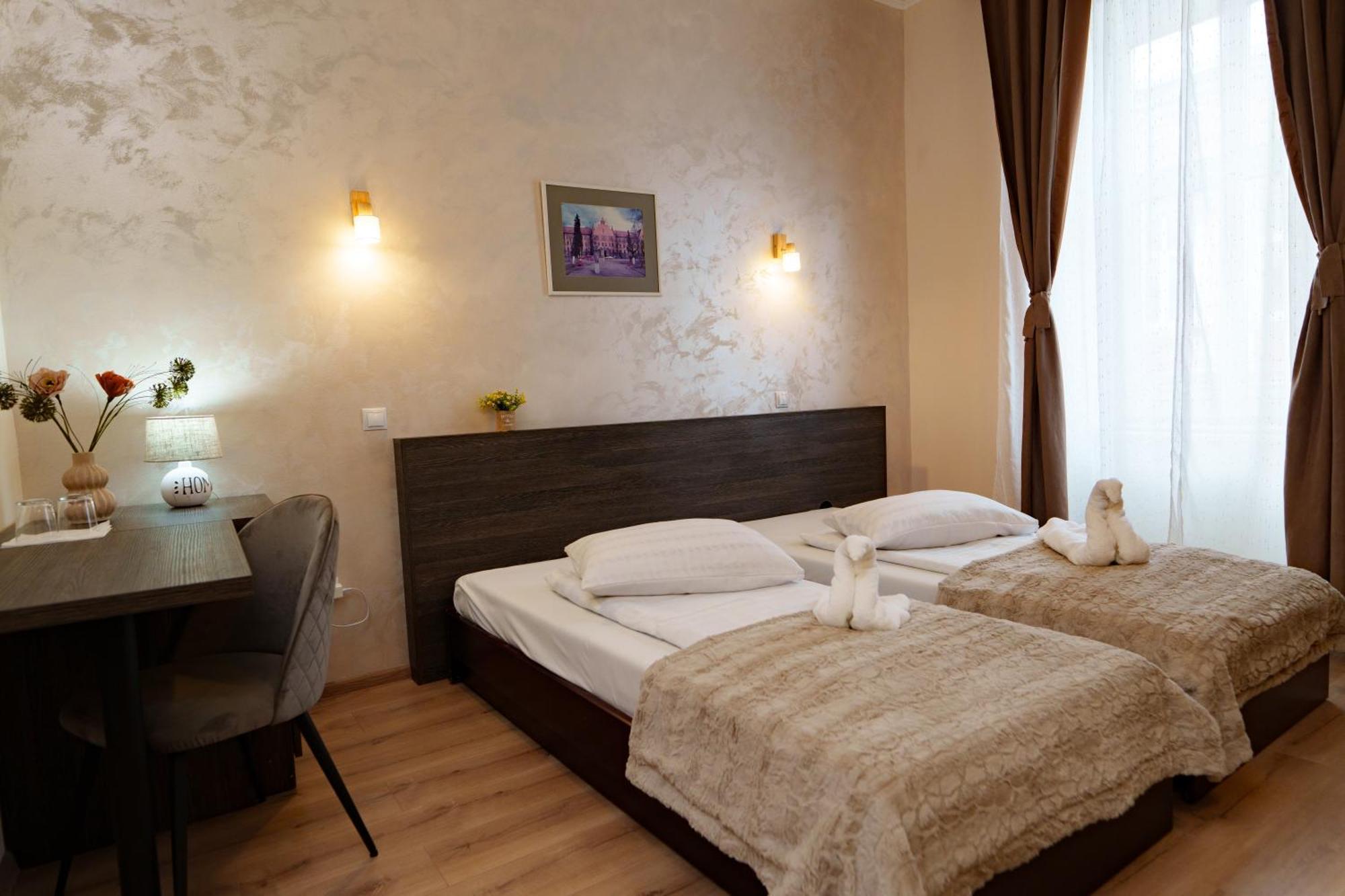 Hotel Rubin*** 格奥尔盖尼 外观 照片