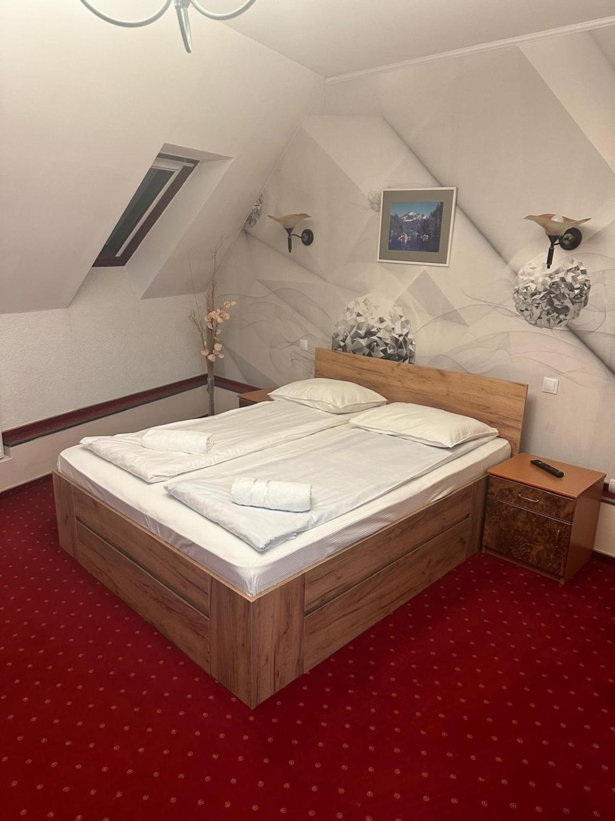 Hotel Rubin*** 格奥尔盖尼 外观 照片