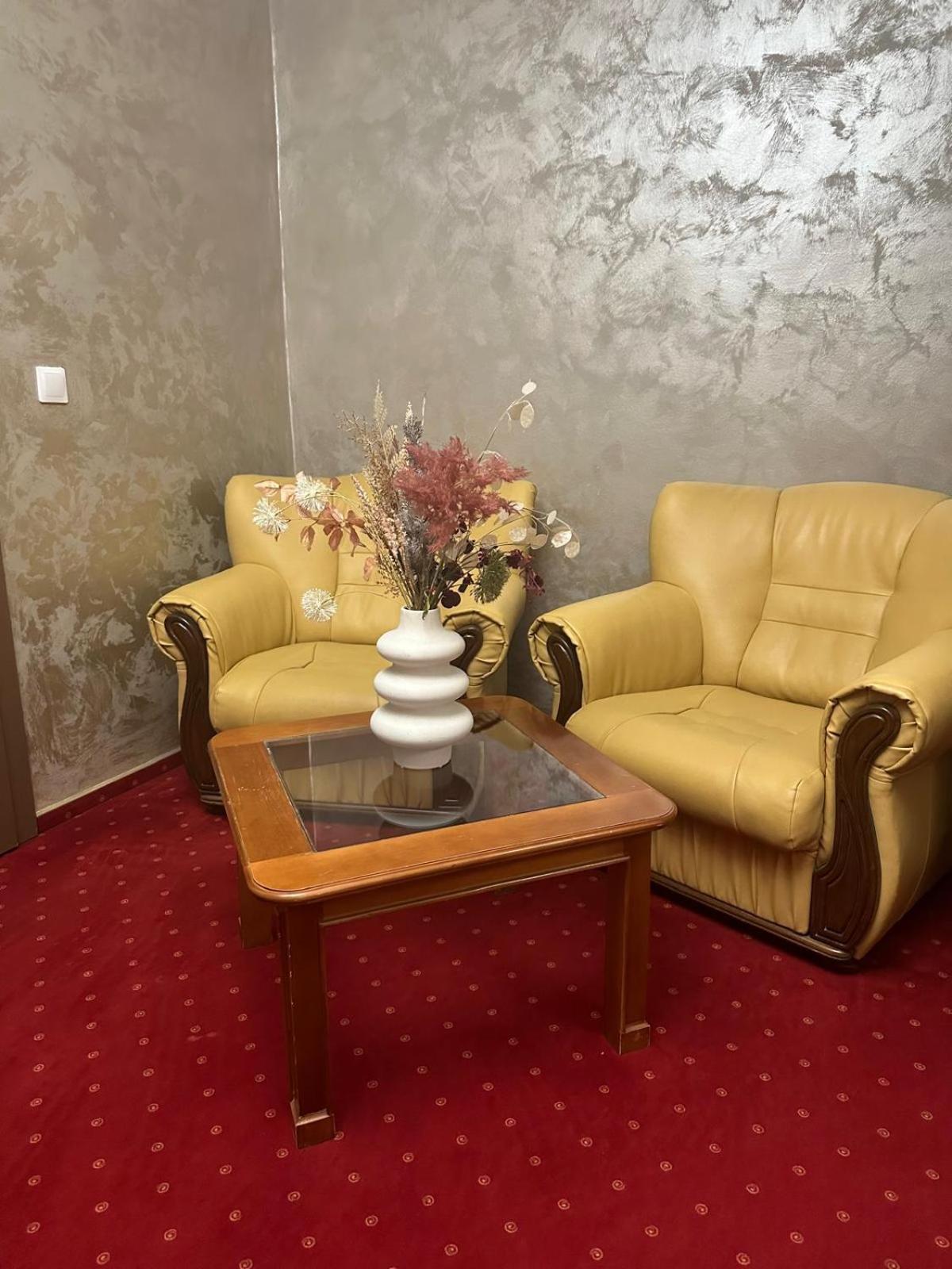 Hotel Rubin*** 格奥尔盖尼 外观 照片