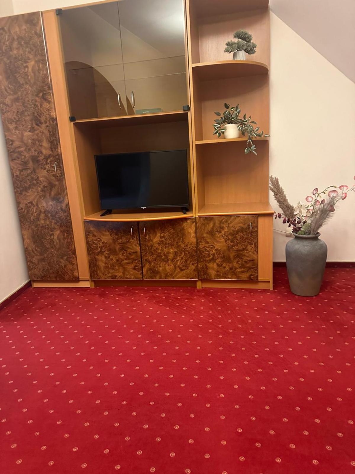 Hotel Rubin*** 格奥尔盖尼 外观 照片